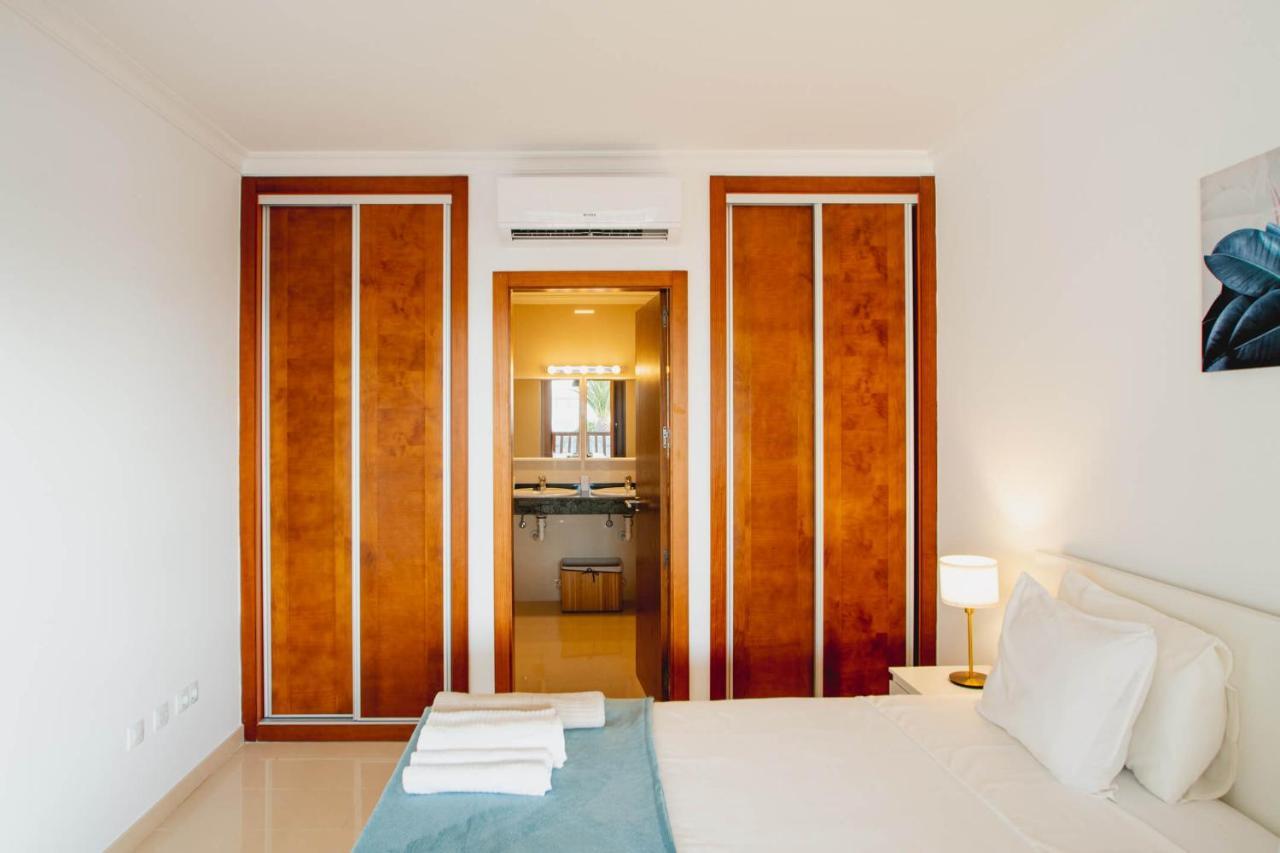 Stylish 6 Bedroom Villa Princesa - Hot Tub - Heated Pool - Near Beach & Waterparks Playa Blanca  Exterior photo