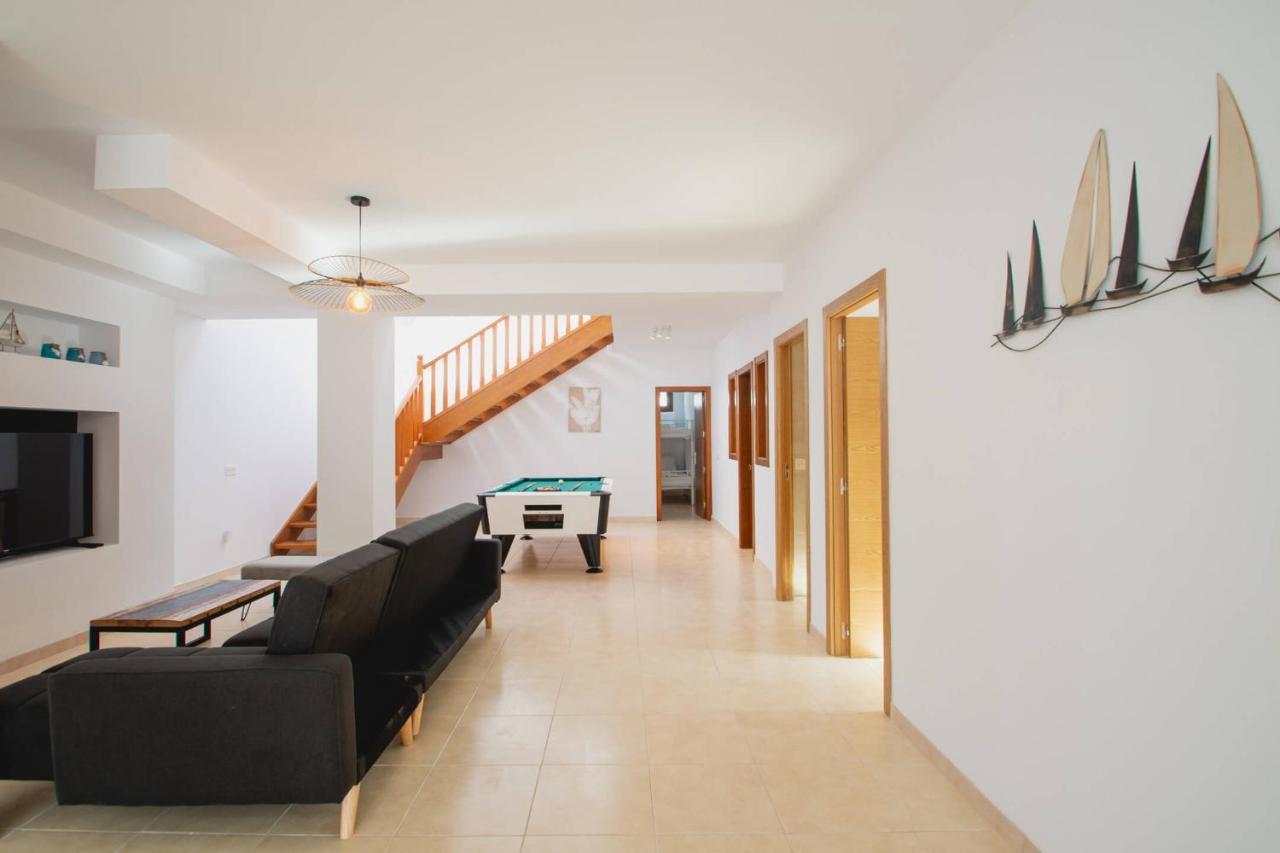 Stylish 6 Bedroom Villa Princesa - Hot Tub - Heated Pool - Near Beach & Waterparks Playa Blanca  Exterior photo