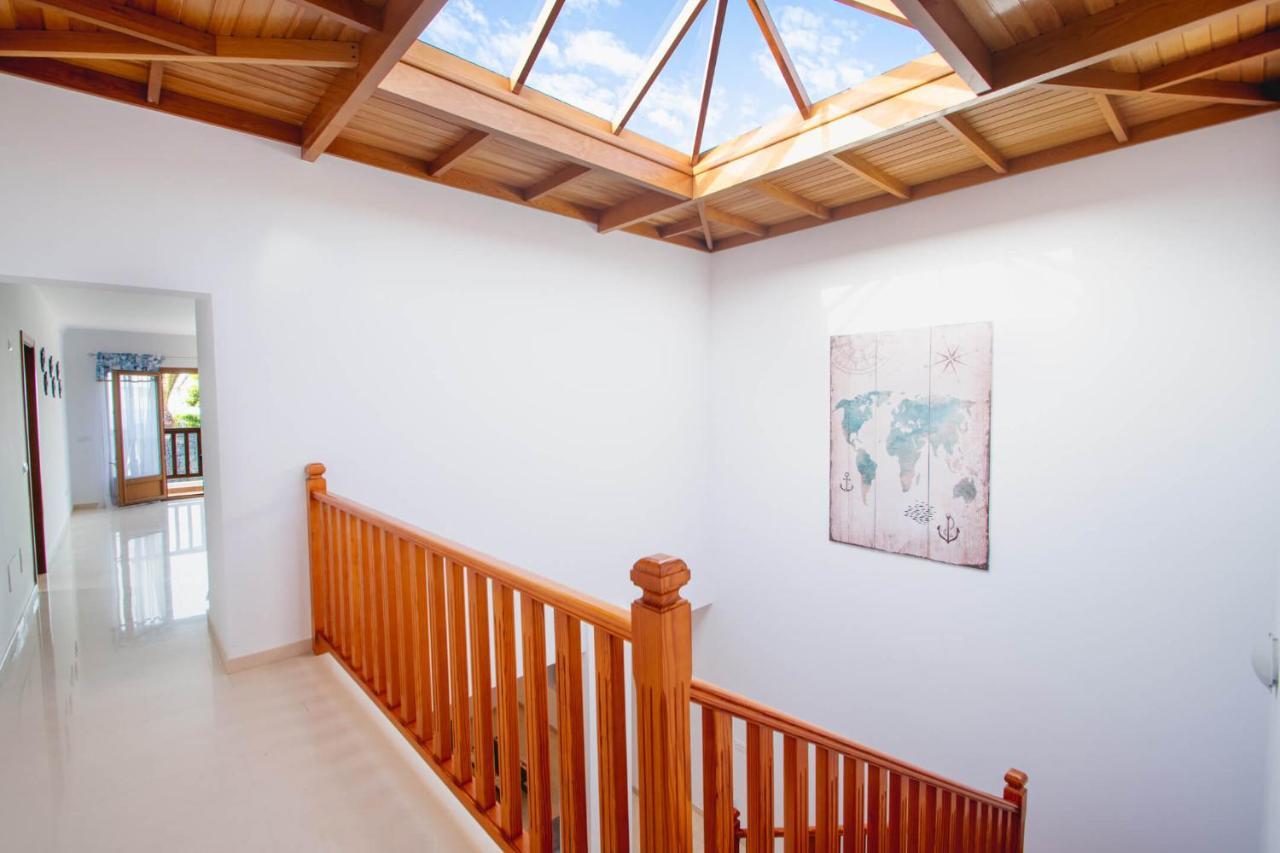 Stylish 6 Bedroom Villa Princesa - Hot Tub - Heated Pool - Near Beach & Waterparks Playa Blanca  Exterior photo