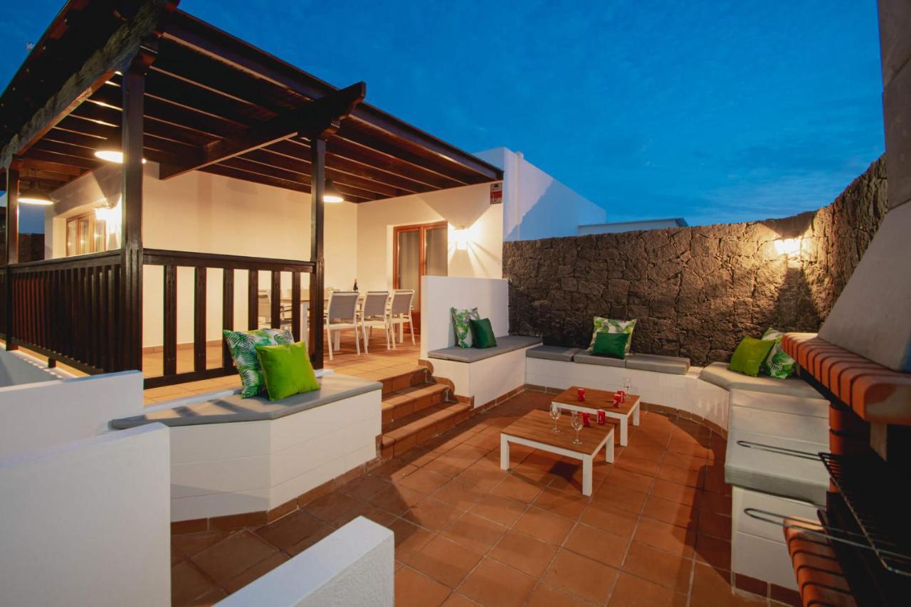Stylish 6 Bedroom Villa Princesa - Hot Tub - Heated Pool - Near Beach & Waterparks Playa Blanca  Exterior photo
