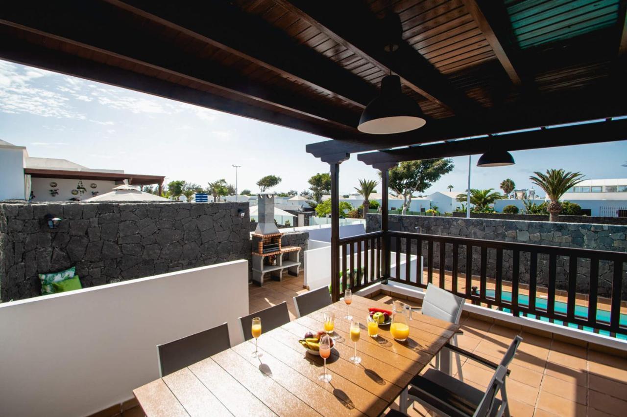 Stylish 6 Bedroom Villa Princesa - Hot Tub - Heated Pool - Near Beach & Waterparks Playa Blanca  Exterior photo