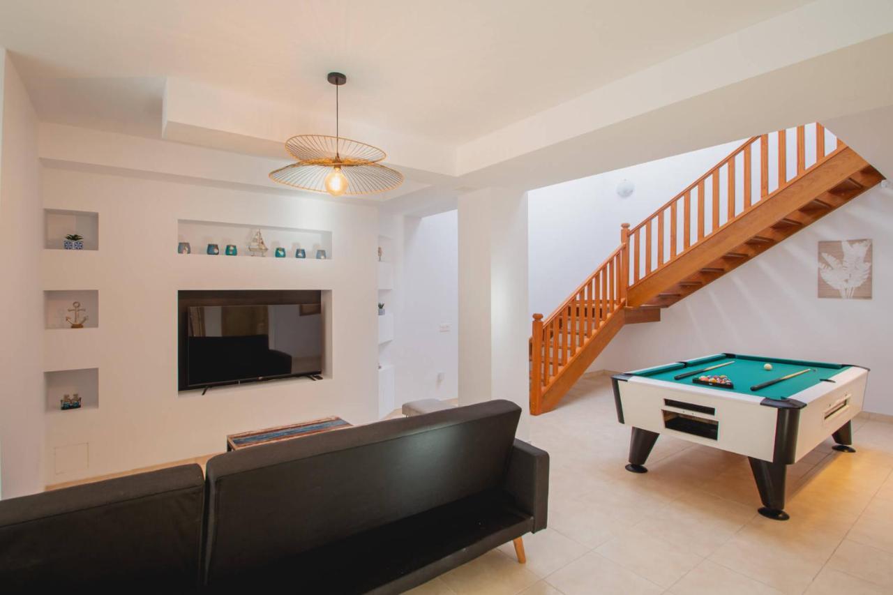 Stylish 6 Bedroom Villa Princesa - Hot Tub - Heated Pool - Near Beach & Waterparks Playa Blanca  Exterior photo