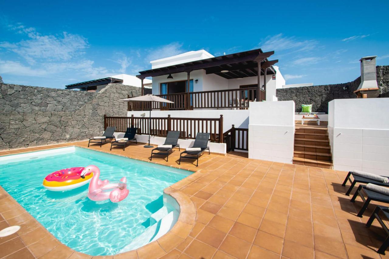 Stylish 6 Bedroom Villa Princesa - Hot Tub - Heated Pool - Near Beach & Waterparks Playa Blanca  Exterior photo